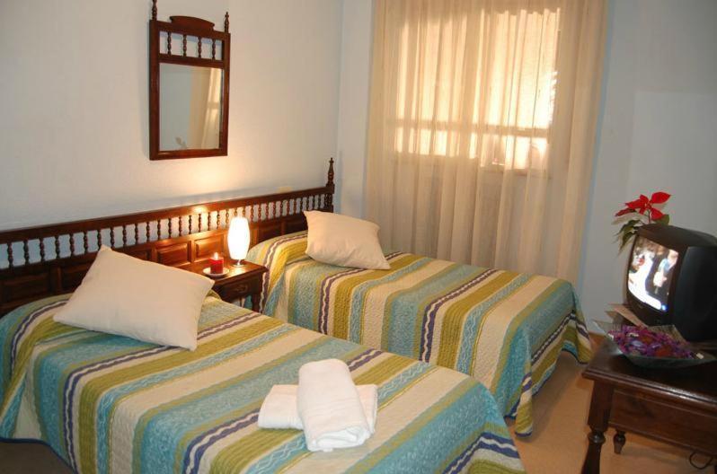Hostal Los Infantes Salamanca Room photo